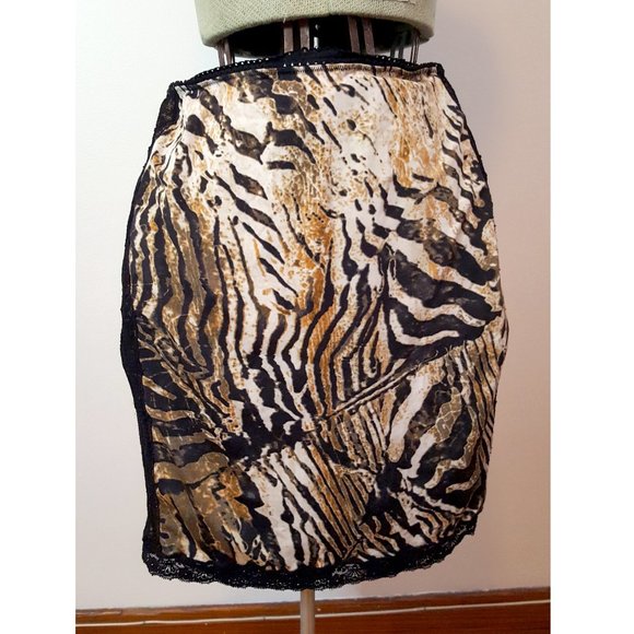 Marciano Tiger Zebra Animal Print skirt with lace trim on sides, size small - Picture 8 of 11